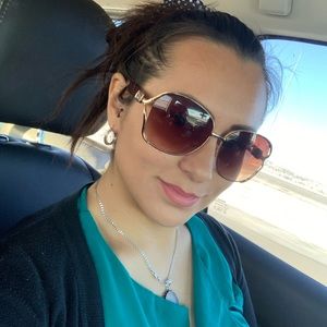 Meet your Posher, Daniela